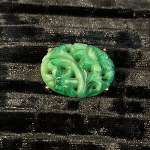 Vintage Brooch Pin Green Peking Glass Faux Jade  Gold-Tone Flowers 1950s
